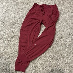 Lululemon Burgundy Jogger Pants Size 8